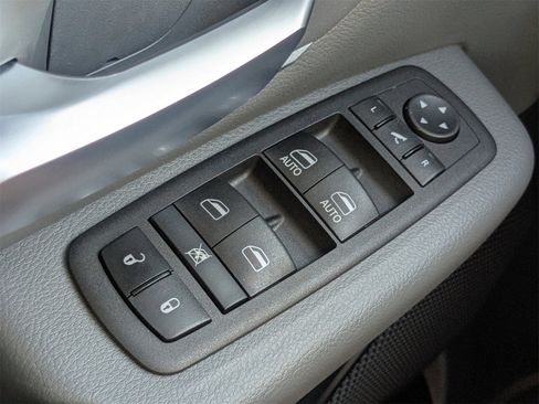 Used 2023 RAM 1500 Big Horn image 25