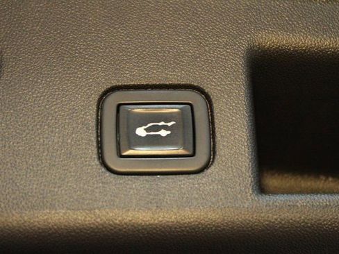 Used 2022 Chevrolet Equinox RS image 17