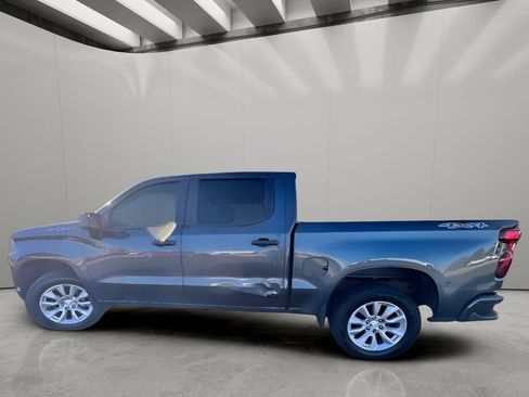 Used 2020 Chevrolet Silverado 1500 Custom w/ Custom Value Package AWD/4WD image 3