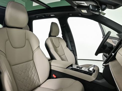 New 2026 Volvo XC90 B6 Plus w/ Protection Package Premier image 23