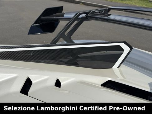 Used 2023 Lamborghini Huracan STO image 17