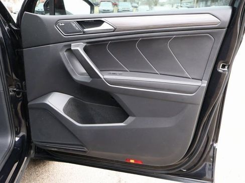 Used 2023 Volkswagen Tiguan SEL R-Line image 10