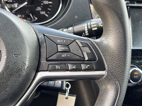 Used 2018 Nissan Rogue S FWD image 19
