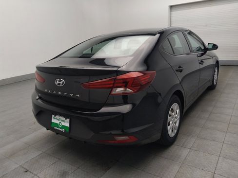 Used 2019 Hyundai Elantra SE image 9
