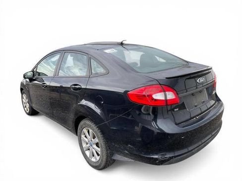 Used 2011 Ford Fiesta SE w/ 202A Rapid Spec Order Code image 3