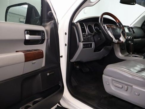 Used 2016 Toyota Sequoia Platinum image 8