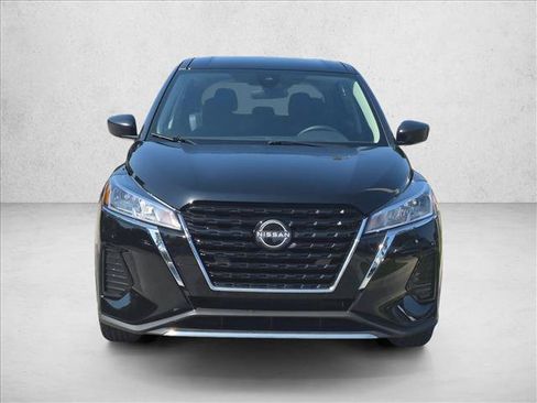 Used 2025 Nissan Kicks Play S FWD image 3