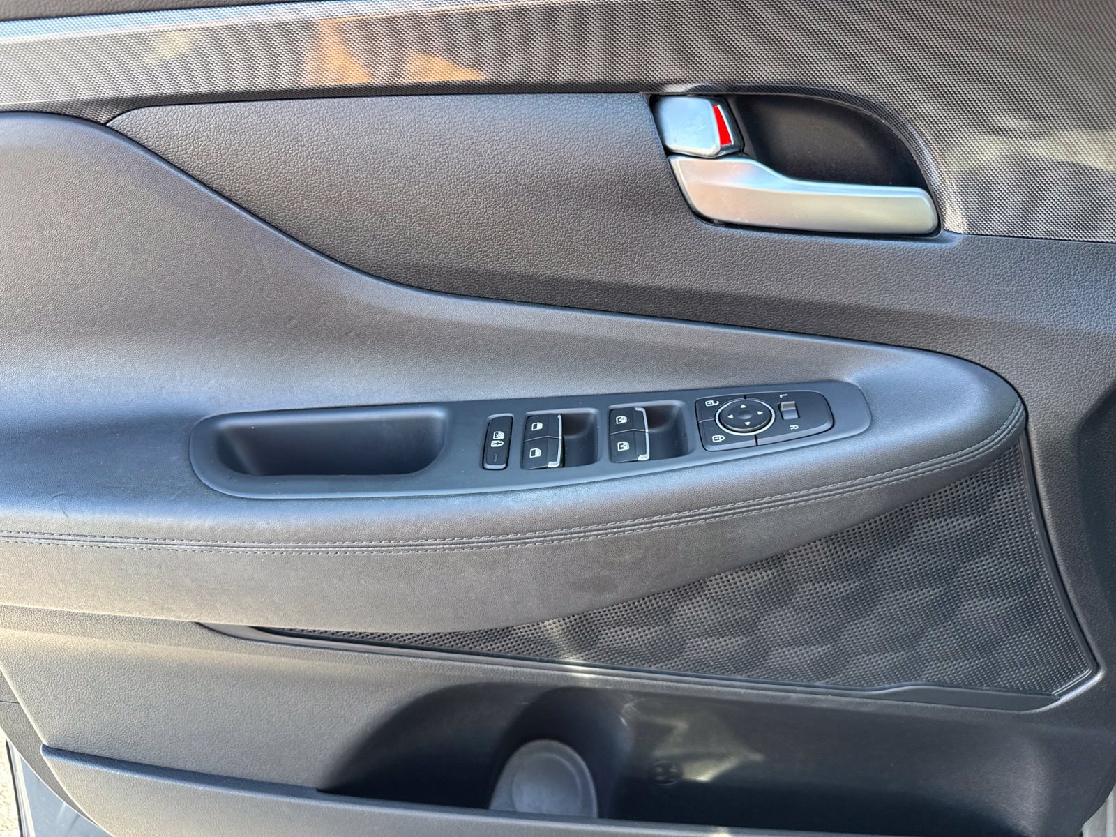 Used 2023 Hyundai Santa Fe SEL FWD image 17
