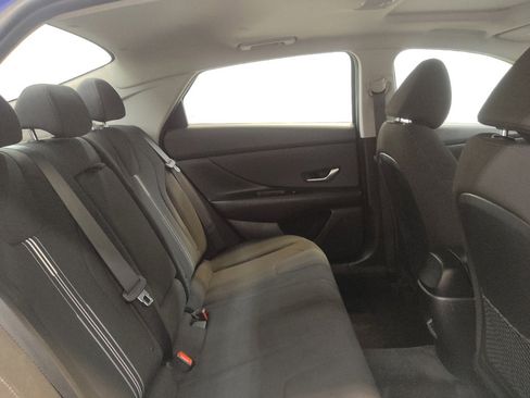 Used 2025 Hyundai Elantra SEL FWD image 19