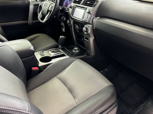 Used 2019 Toyota 4Runner SR5 Premium AWD/4WD image 31