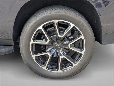 Used 2022 Chevrolet Suburban RST w/ Luxury Package image 20