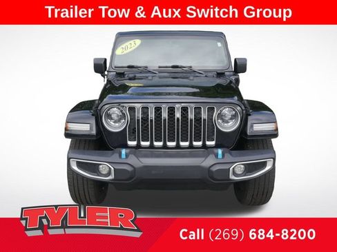 Used 2023 Jeep Wrangler Unlimited Sahara w/ Cold Weather Group AWD/4WD image 2