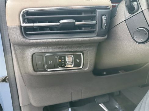 Certified 2023 Lincoln Corsair AWD w/ Equipment Group 101A image 28