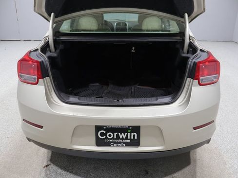 Used 2015 Chevrolet Malibu LT image 16