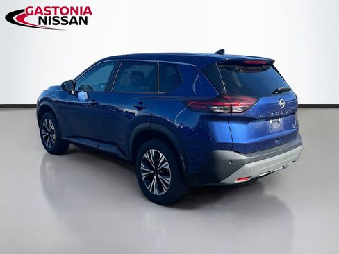 Used 2023 Nissan Rogue SV image 6