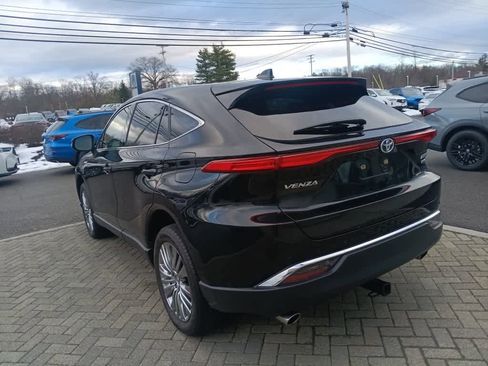 Used 2021 Toyota Venza Limited w/ Advanced Technology Package image 4