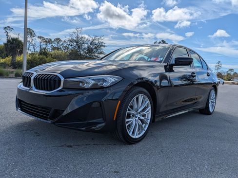 Used 2023 BMW 330i Sedan w/ Premium Package image 9