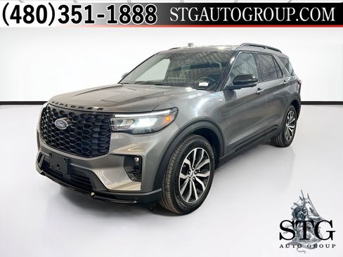 Used 2025 Ford Explorer ST-Line RWD image 1