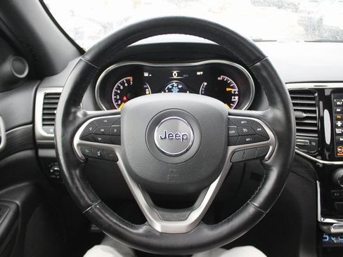 Used 2021 Jeep Grand Cherokee Laredo X image 15