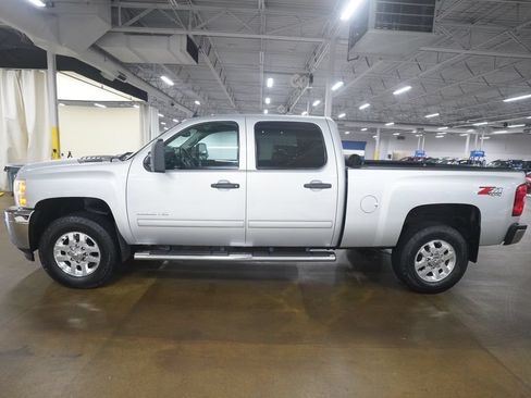 Used 2013 Chevrolet Silverado 2500 LT w/ Interior Plus Package AWD/4WD image 3