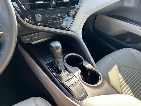 Used 2024 Toyota Camry SE image 21