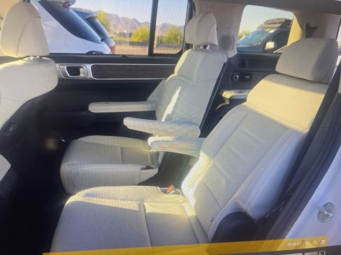Used 2025 Hyundai Santa Fe Calligraphy FWD image 14