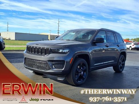 New 2025 Jeep Grand Cherokee Altitude w/ Trailer Tow Package image 9