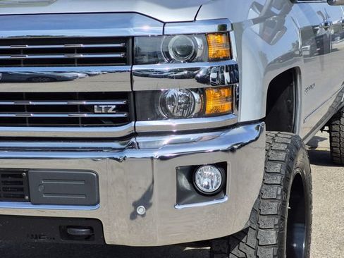 Used 2019 Chevrolet Silverado 2500 LTZ w/ Duramax Plus Package AWD/4WD image 5