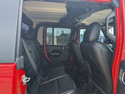 Used 2021 Jeep Gladiator Sport image 15