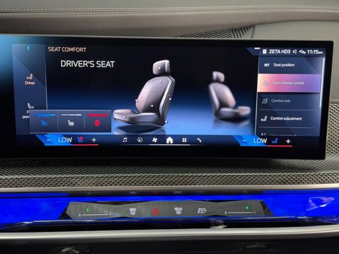 Used 2025 BMW 740i w/ Premium Package image 31