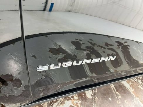 Used 2025 Chevrolet Suburban High Country AWD/4WD image 28