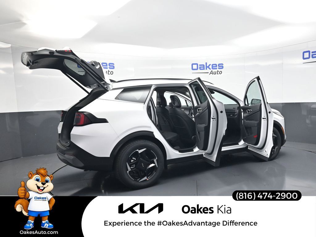 Certified 2026 Kia Sportage EX w/ EX Panorama Roof Package FWD image 54
