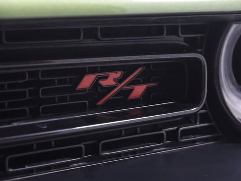 Used 2019 Dodge Challenger R/T Scat Pack w/ Shaker Package image 17