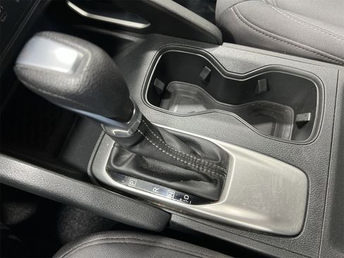 Used 2023 Nissan Frontier SV image 19