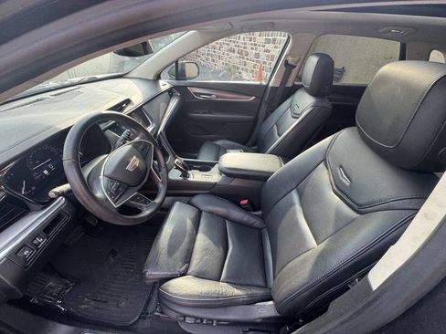Used 2017 Cadillac XT5 Luxury w/ Driver Awareness Package AWD/4WD image 31