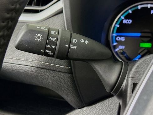 Used 2021 Toyota RAV4 XLE Premium image 15