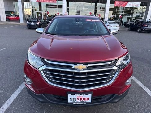 Used 2021 Chevrolet Equinox Premier AWD/4WD image 2