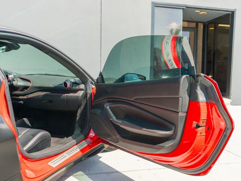 Used 2021 Ferrari F8 Tributo image 51