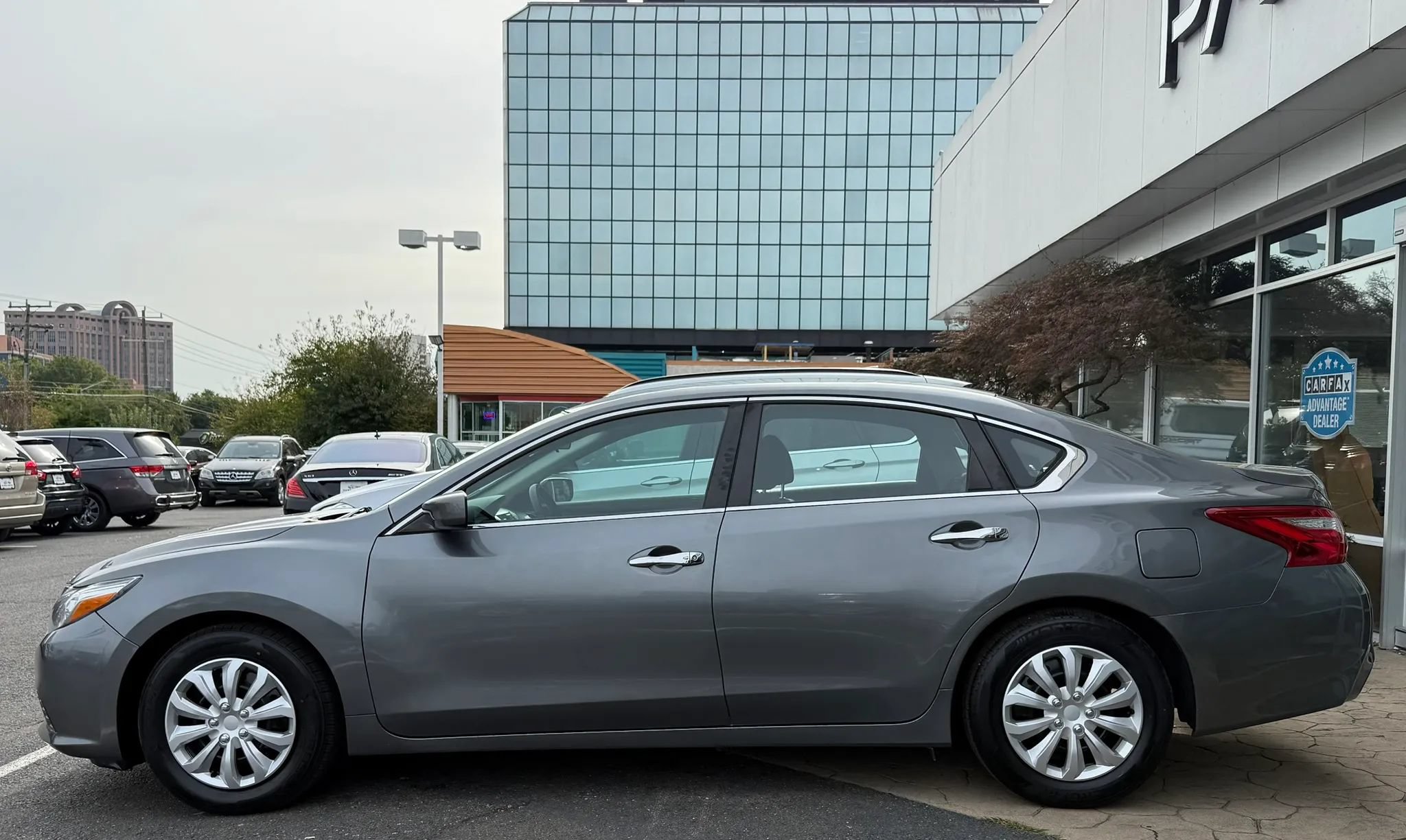 Used 2017 Nissan Altima 2.5 S w/ Power Driver Seat Package FWD image 4