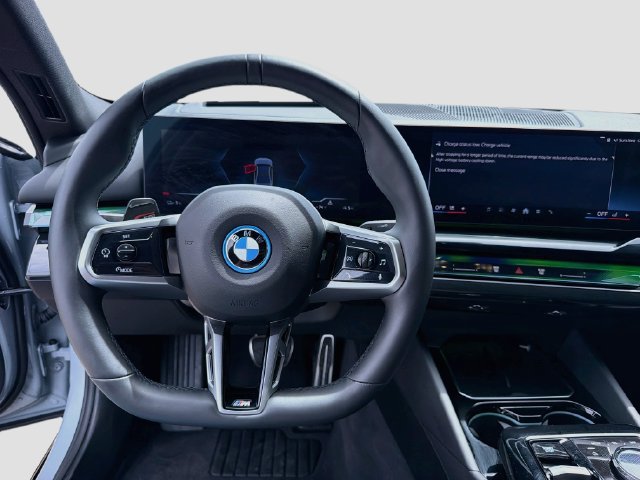 Used 2026 BMW i5 eDrive40 w/ M Sport Package RWD image 25