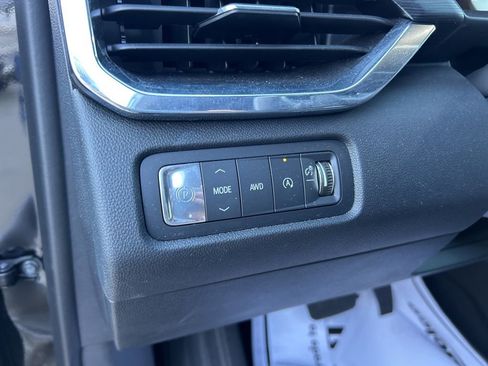 Used 2025 GMC Acadia Elevation image 21