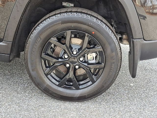 New 2026 Jeep Grand Cherokee Altitude AWD/4WD image 5