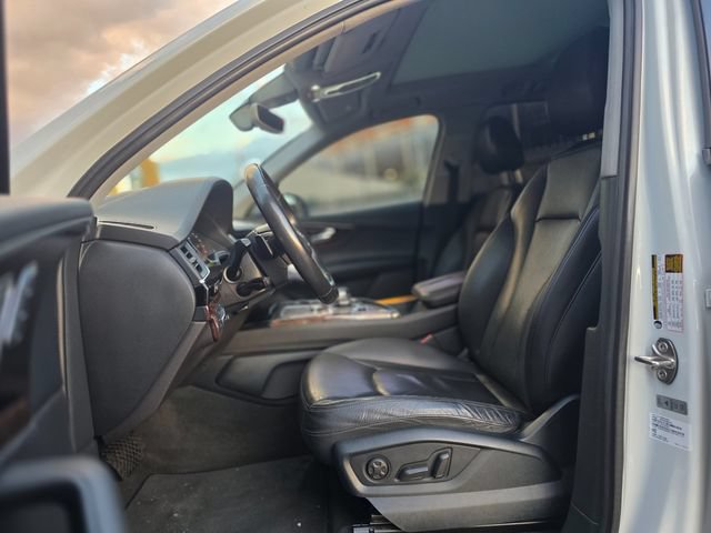 Used 2017 Audi Q7 3.0T Premium AWD/4WD image 55