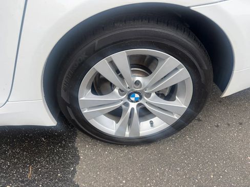 Used 2010 BMW 528i xDrive Sedan AWD/4WD image 11