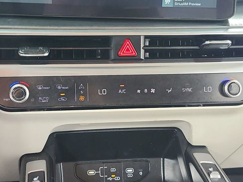 Used 2025 Kia Sorento EX FWD image 34