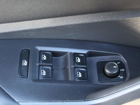 Used 2019 Volkswagen Jetta S FWD image 25