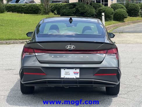 Used 2025 Hyundai Elantra Sport FWD image 25