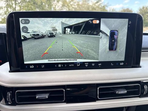 Certified 2025 Lincoln Aviator Reserve w/ Equipment Group 201A image 25