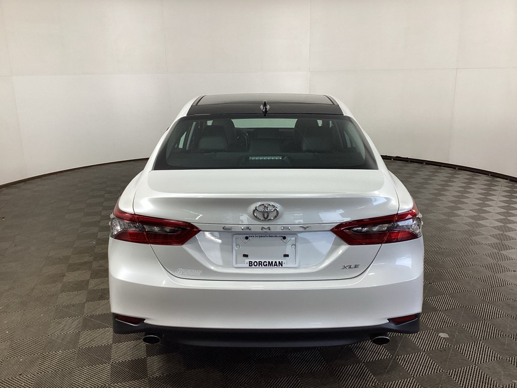 Used 2023 Toyota Camry XLE FWD image 3