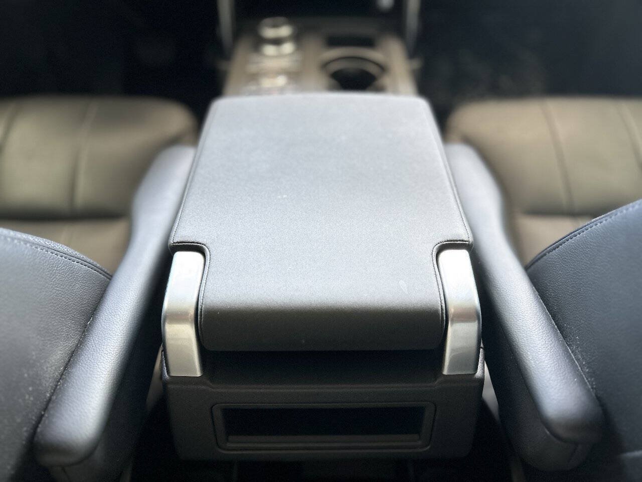 Used 2018 Land Rover Discovery SE AWD/4WD image 69